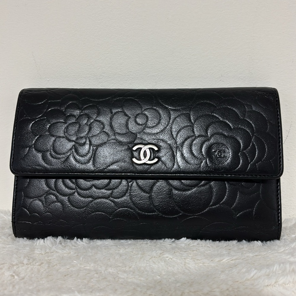 Chanel Authentic Large Black Leather Wallet Camellia Flowers - Picture 15 of 16